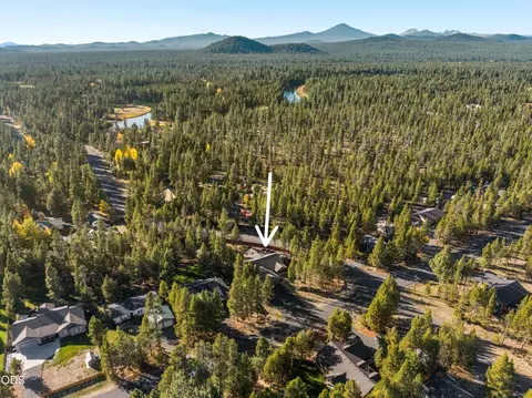 View/Area - 56085 Marsh Hawk Rd, Bend, OR 97707 photo 4 of 6