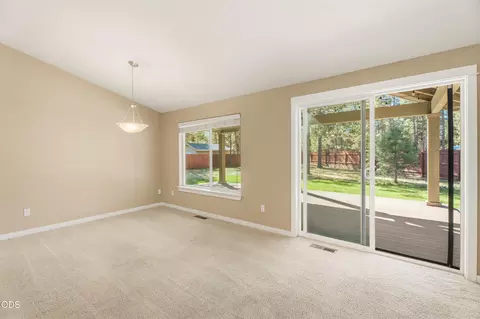 Living - 56085 Marsh Hawk Rd, Bend, OR 97707 photo 6 of 6