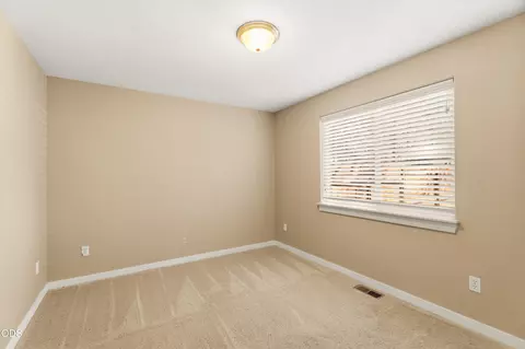 Bedroom - 56085 Marsh Hawk Rd, Bend, OR 97707 photo 3 of 6