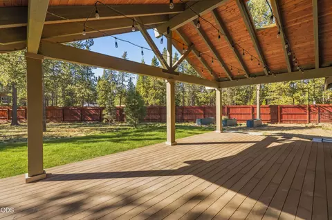 Exterior - 56085 Marsh Hawk Rd, Bend, OR 97707 photo 4 of 16