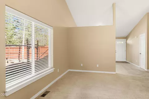 Living - 56085 Marsh Hawk Rd, Bend, OR 97707 photo 4 of 6