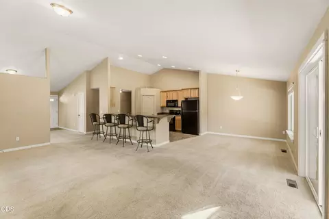 Living - 56085 Marsh Hawk Rd, Bend, OR 97707 photo 3 of 6
