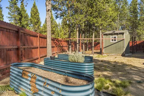 Exterior - 56085 Marsh Hawk Rd, Bend, OR 97707 photo 9 of 16