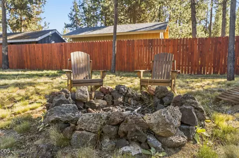 Exterior - 56085 Marsh Hawk Rd, Bend, OR 97707 photo 12 of 16