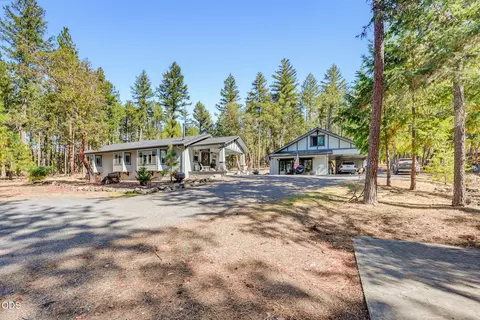 Exterior - 995 Upper Applegate Rd, Jacksonville, OR 97530 photo 2 of 22