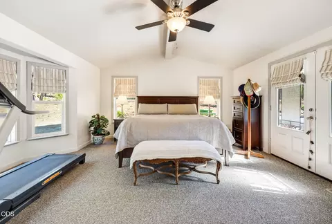 Bedroom - 995 Upper Applegate Rd, Jacksonville, OR 97530 photo 1 of 7