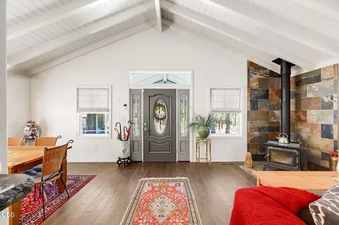 Entry Way - 995 Upper Applegate Rd, Jacksonville, OR 97530 photo 1 of 2