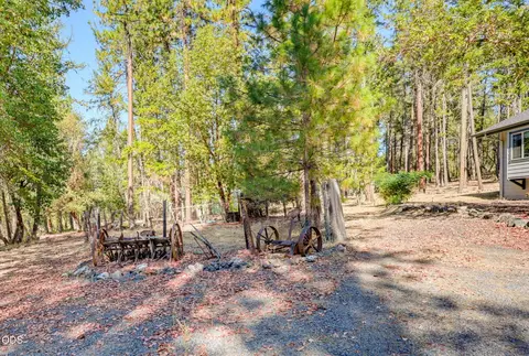 Exterior - 995 Upper Applegate Rd, Jacksonville, OR 97530 photo 8 of 22