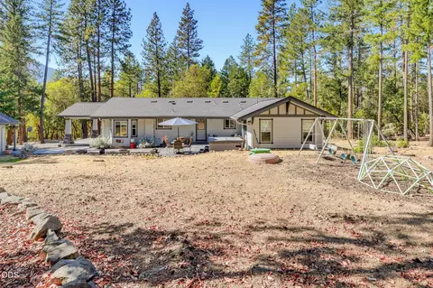 Exterior - 995 Upper Applegate Rd, Jacksonville, OR 97530 photo 15 of 22
