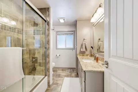 Bath - 995 Upper Applegate Rd, Jacksonville, OR 97530 photo 2 of 5