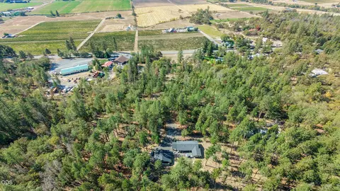 View/Area - 995 Upper Applegate Rd, Jacksonville, OR 97530 photo 2 of 5