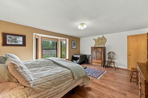 Bedroom - 64417 Mcgrath Rd, Bend, OR 97701 photo 1 of 3