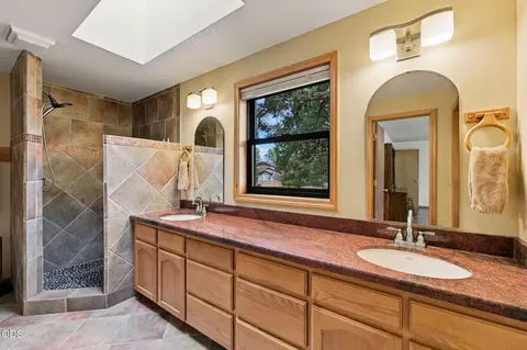 Bath - 64417 Mcgrath Rd, Bend, OR 97701 photo 1 of 5