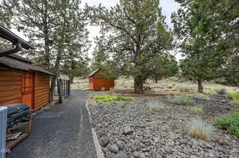 Exterior - 64417 Mcgrath Rd, Bend, OR 97701 photo 16 of 21