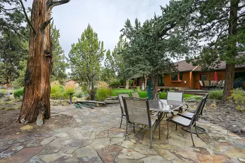 Exterior - 64417 Mcgrath Rd, Bend, OR 97701 photo 13 of 21