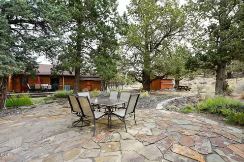 Exterior - 64417 Mcgrath Rd, Bend, OR 97701 photo 15 of 21