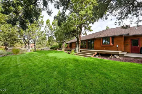 Exterior - 64417 Mcgrath Rd, Bend, OR 97701 photo 10 of 21