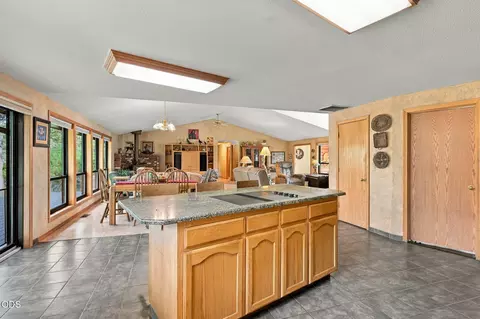 Kitchen - 64417 Mcgrath Rd, Bend, OR 97701 photo 3 of 5