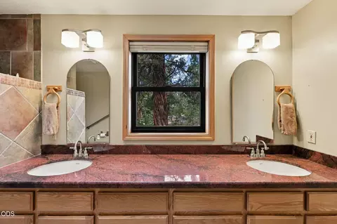 Bath - 64417 Mcgrath Rd, Bend, OR 97701 photo 3 of 5