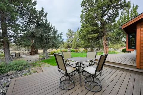 Exterior - 64417 Mcgrath Rd, Bend, OR 97701 photo 7 of 21
