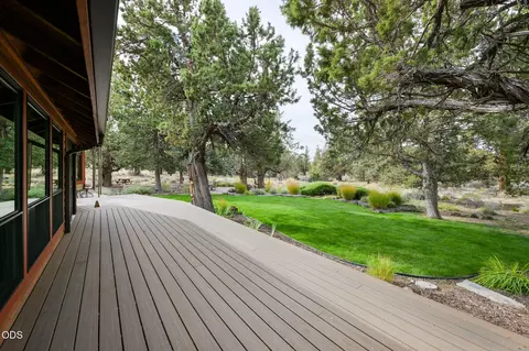 Exterior - 64417 Mcgrath Rd, Bend, OR 97701 photo 8 of 21