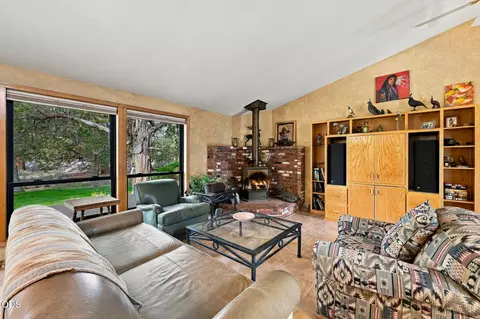 Living - 64417 Mcgrath Rd, Bend, OR 97701 photo 2 of 4