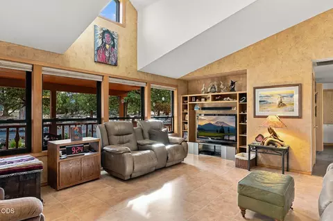 Living - 64417 Mcgrath Rd, Bend, OR 97701 photo 3 of 4