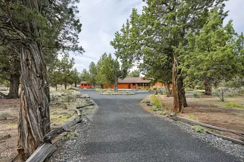 Exterior - 64417 Mcgrath Rd, Bend, OR 97701 photo 19 of 21