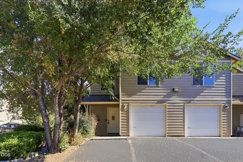 1450 SW 16th St, Redmond, OR 97756