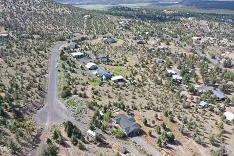 1000 SE Night Hawk Ct, Prineville, OR 97754
