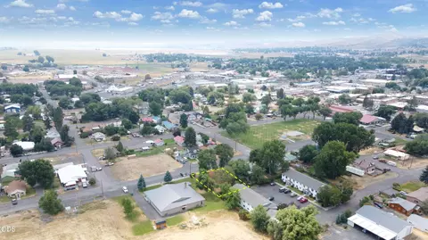 428 E Washington St, Burns, OR 97720 photo 10