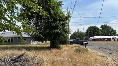 428 E Washington St, Burns, OR 97720 photo 23