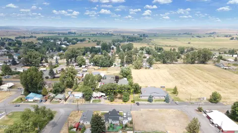 428 E Washington St, Burns, OR 97720 photo 5