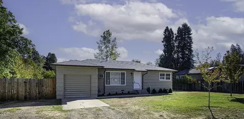 2007 Griffin Creek Rd, Medford, OR 97501