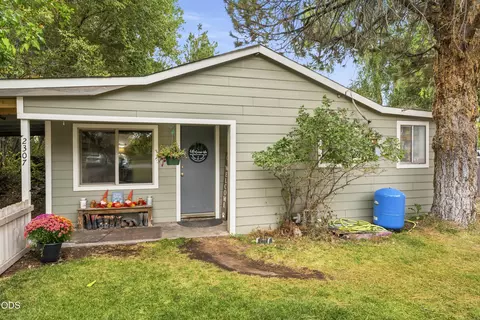 2307 SE Willowdale Ln, Prineville, OR 97754