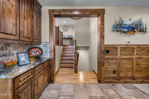 Entry Way - 43628 Coombs Canyon Rd, Pendleton, OR 97801 photo 3 of 3