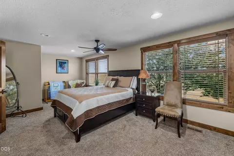 Bedroom - 43628 Coombs Canyon Rd, Pendleton, OR 97801 photo 4 of 10