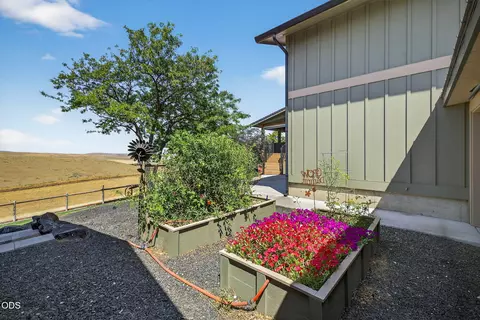 Exterior - 43628 Coombs Canyon Rd, Pendleton, OR 97801 photo 20 of 32