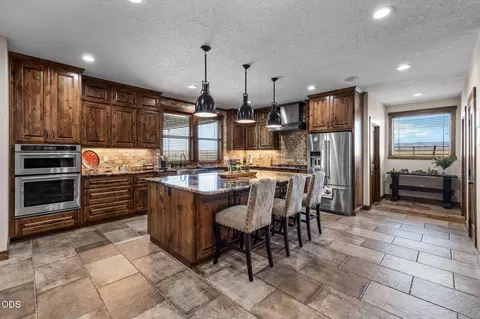 Kitchen - 43628 Coombs Canyon Rd, Pendleton, OR 97801 photo 2 of 7