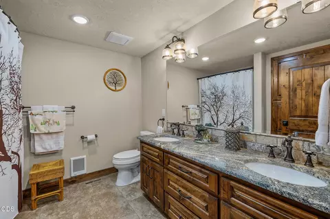 Bath - 43628 Coombs Canyon Rd, Pendleton, OR 97801 photo 4 of 5