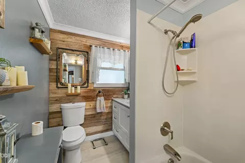 Bath - 245 Stringer Gap Rd, Grants Pass, OR 97527 photo 1 of 3