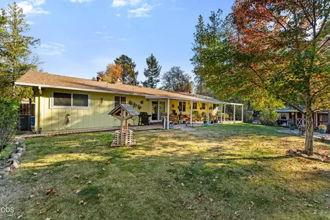 Exterior - 245 Stringer Gap Rd, Grants Pass, OR 97527 photo 4 of 18