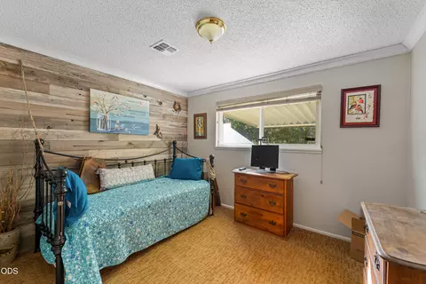 Bedroom - 245 Stringer Gap Rd, Grants Pass, OR 97527 photo 3 of 4