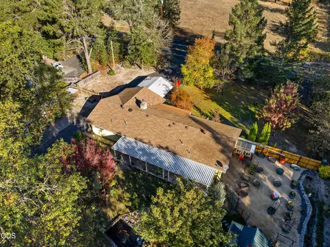 View/Area - 245 Stringer Gap Rd, Grants Pass, OR 97527 photo 3 of 5