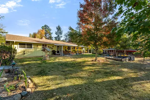 Exterior - 245 Stringer Gap Rd, Grants Pass, OR 97527 photo 6 of 18