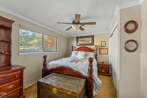 Bedroom - 245 Stringer Gap Rd, Grants Pass, OR 97527 photo 2 of 4