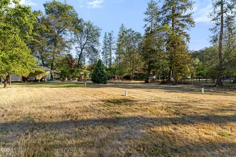 Exterior - 245 Stringer Gap Rd, Grants Pass, OR 97527 photo 16 of 18
