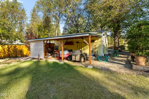 Exterior - 245 Stringer Gap Rd, Grants Pass, OR 97527 photo 15 of 18