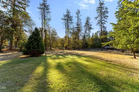 Exterior - 245 Stringer Gap Rd, Grants Pass, OR 97527 photo 14 of 18