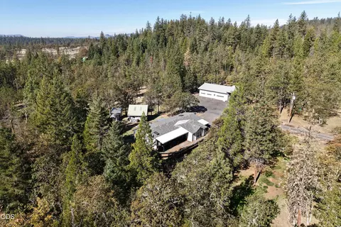 View/Area - 3735 Cobleigh Rd, Eagle Point, OR 97524 photo 3 of 6